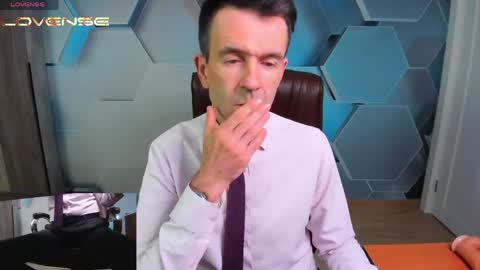 Snapshot of hard_and_juici chatting on 06.01.26 Steve online show from 06.01.26