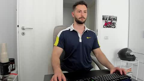 Snapshot of hard_chriss chatting on 05.30.26 Hard Cock online show from 05.30.26