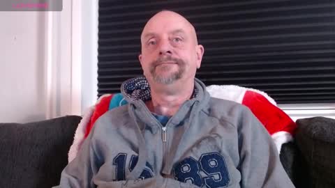 Snapshot of hardmrlazy chatting on 01.03.25 MrLazy online show from 01.03.25