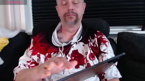 Snapshot of hardmrlazy chatting on 02.03.25 MrLazy online show from 02.03.25