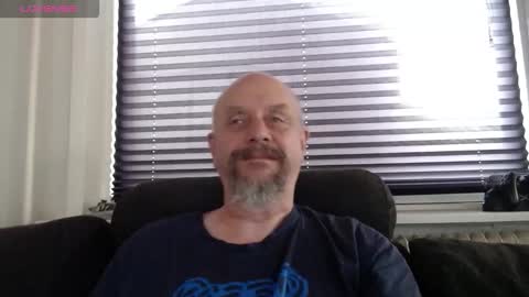 Snapshot of hardmrlazy chatting on 09.16.25 MrLazy online show from 09.16.25