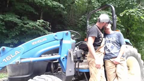 Snapshot of hardworkertn chatting on 09.30.25 hardworkertn online show from 09.30.25