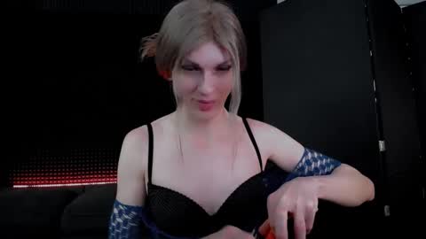 Miss Hardy online show from 10.29.25