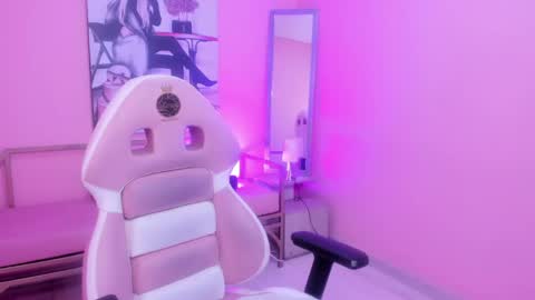 Snapshot of hari_rose chatting on 05.27.26 PVT 12TK 8AM - 2PM COLOMBIA online show from 05.27.26