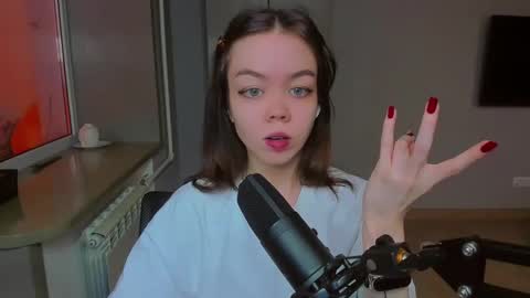 Snapshot of haribo_asmr chatting on 02.16.25 Miss Hari online show from 02.16.25