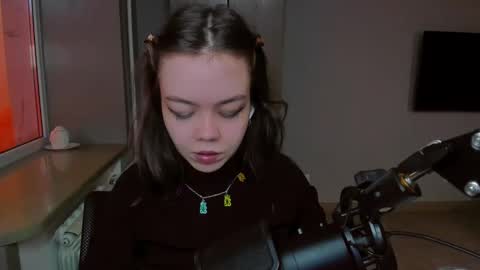 Snapshot of haribo_asmr chatting on 02.19.25 Miss Hari online show from 02.19.25