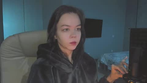 Snapshot of haribo_asmr chatting on 11.28.25 Miss Hari online show from 11.28.25