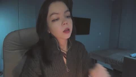 Snapshot of haribo_asmr chatting on 12.04.25 Miss Hari online show from 12.04.25