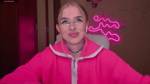 Snapshot of harley_kimm chatting on 02.17.25 Julia online show from 02.17.25