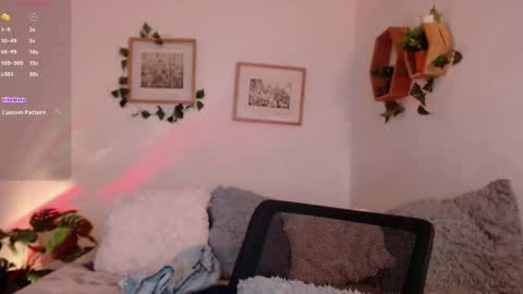 Harmony    Please help me to reach 100 thumbs up online show from 09.15.25