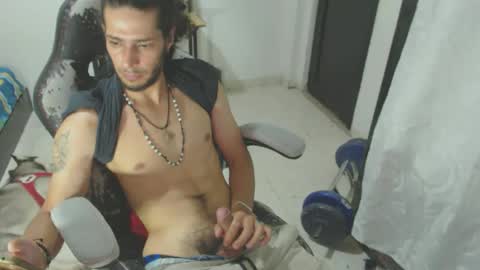 Snapshot of hasani_savala chatting on 10.10.25 Hasani online show from 10.10.25