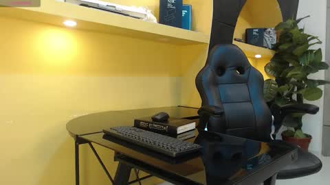 Snapshot of hatsajones chatting on 09.12.25 hatsajones online show from 09.12.25