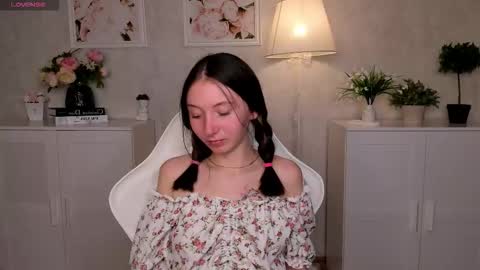 Snapshot of havefunwithmee_ chatting on 10.10.25 Lola online show from 10.10.25