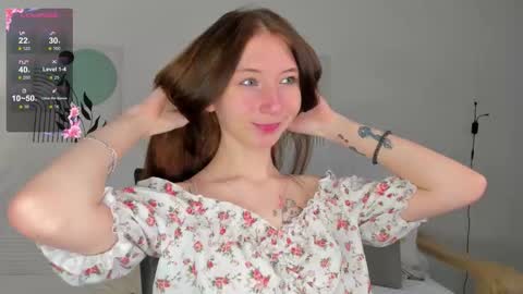 Snapshot of havefunwithmee_ chatting on 11.08.25 Lola online show from 11.08.25