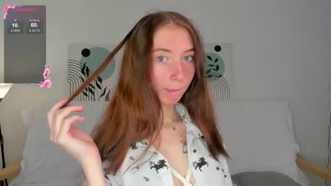 Snapshot of havefunwithmee_ chatting on 11.10.25 Lola online show from 11.10.25