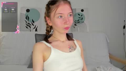 Snapshot of havefunwithmee_ chatting on 11.12.25 Lola online show from 11.12.25