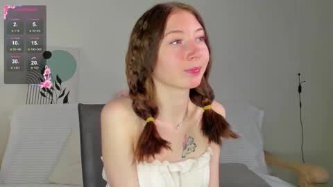 Snapshot of havefunwithmee_ chatting on 11.24.25 Lola online show from 11.24.25