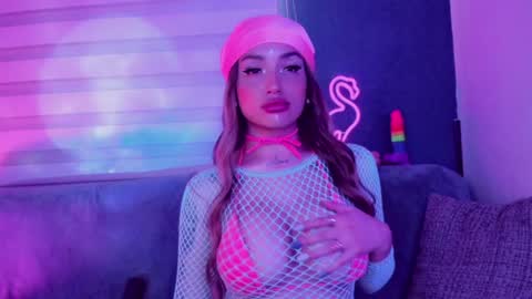 Snapshot of hazeeell chatting on 01.06.25 Marie online show from 01.06.25