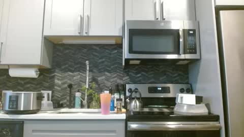 Hazel online show from 03.02.25