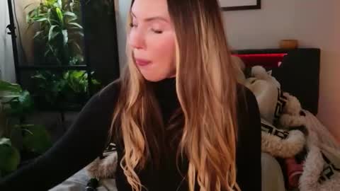 Hazeleo online show from 01.11.26