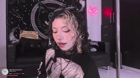 Snapshot of hazellwitch chatting on 11.27.25 Hazell Witch online show from 11.27.25