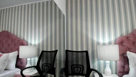 HazelMoret online show from 02.22.25