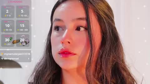 Snapshot of hearmymoans_18 chatting on 12.01.25 hearmymoans_18 online show from 12.01.25