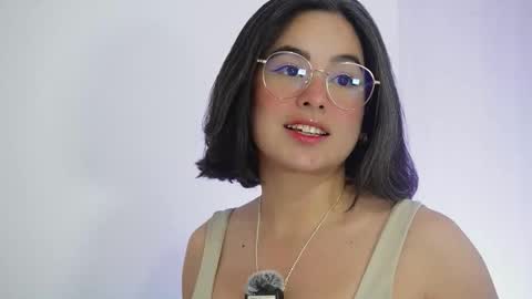 Snapshot of hearmymoans_18 chatting on 01.07.26 hearmymoans_18 online show from 01.07.26