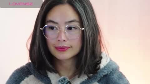 Snapshot of hearmymoans_18 chatting on 02.05.26 hearmymoans_18 online show from 02.05.26