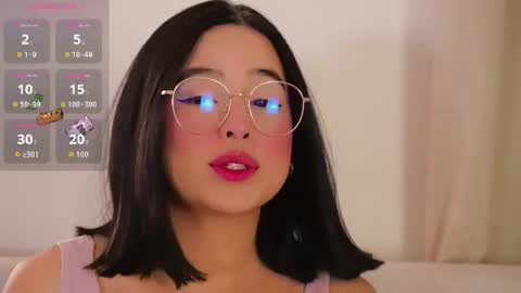 Snapshot of hearmymoans_18 chatting on 03.10.26 hearmymoans_18 online show from 03.10.26