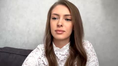 Snapshot of heart_petal chatting on 10.17.25 Mona online show from 10.17.25