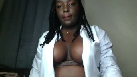 Snapshot of heaven_122 chatting on 02.15.26 Angel online show from 02.15.26