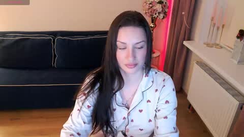 Snapshot of heaven_chloe chatting on 04.13.26 Heaven girl online show from 04.13.26