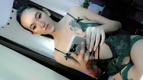 Snapshot of heavenlypleasure_ chatting on 12.13.25 Heavenly online show from 12.13.25