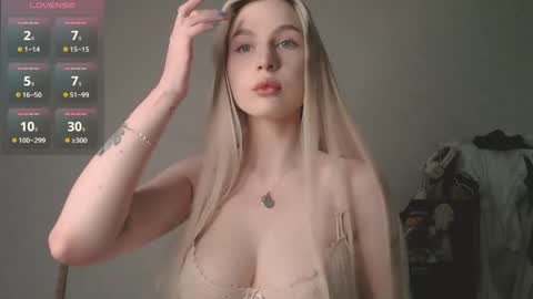 Akemi instinthemoodforlooove online show from 04.21.26