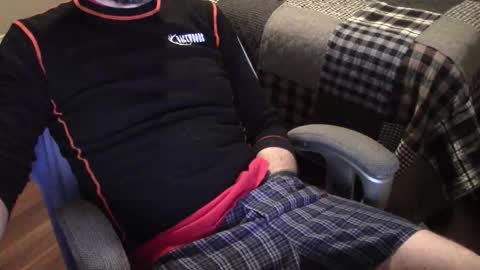 Snapshot of heavilyhung chatting on 02.18.26 John online show from 02.18.26