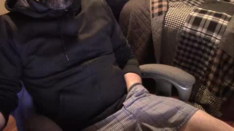 Snapshot of heavilyhung chatting on 02.22.26 John online show from 02.22.26