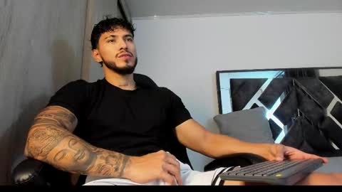Snapshot of heavy_thor chatting on 05.12.26 Thor online show from 05.12.26