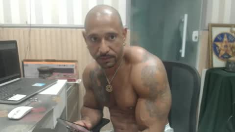 Snapshot of hebertgomes chatting on 05.27.26 hebertgomes online show from 05.27.26