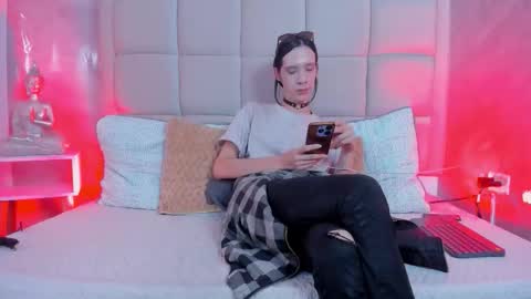 Keira Hecate online show from 11.24.25