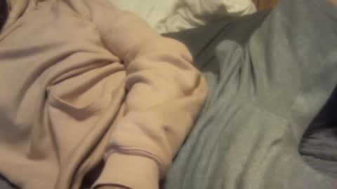 Snapshot of hecomesagain chatting on 09.12.25 hecomesagain online show from 09.12.25