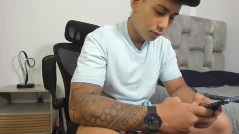 Snapshot of hector_18_ chatting on 03.05.25 18 online show from 03.05.25