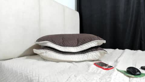 Snapshot of hector_18_ chatting on 10.17.25 18 online show from 10.17.25