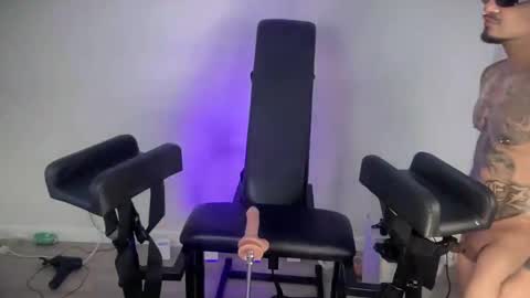 Snapshot of hectorramirezxxx chatting on 03.02.25 LockedThug online show from 03.02.25