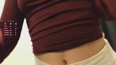 Snapshot of hee_jeen chatting on 11.24.25 Jeen online show from 11.24.25