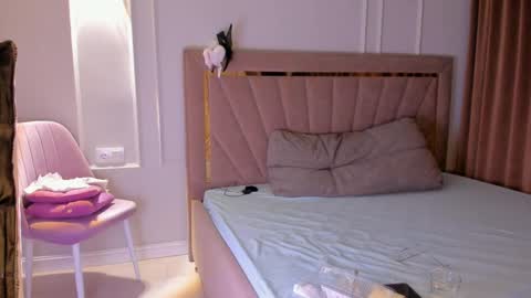 Call me Mia online show from 02.20.25