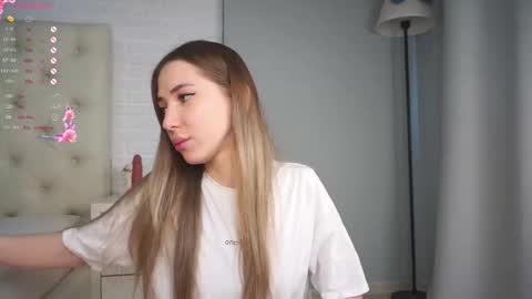 Snapshot of heidas_passion chatting on 02.22.26 Heida online show from 02.22.26