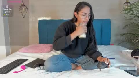 heidi_feuer online show from 10.28.25