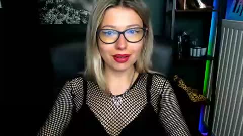 Snapshot of heidi_pleasure chatting on 07.20.26 Heidi online show from 07.20.26
