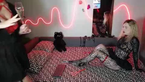 Heidi brunette Foxy red head and Carrie blondie online show from 02.14.25